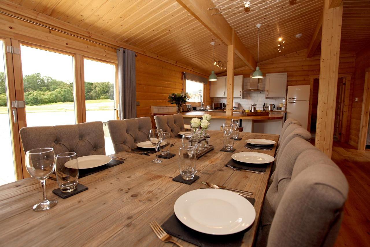 Gamlingay Cambridgeshire Lakes - Luxury Lodges In A Stunning Lake Location מראה חיצוני תמונה