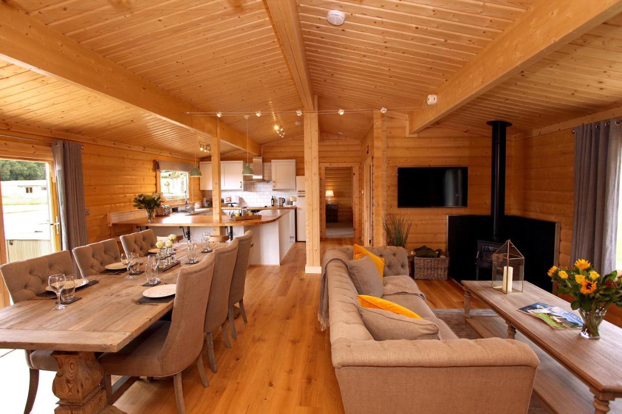 Gamlingay Cambridgeshire Lakes - Luxury Lodges In A Stunning Lake Location מראה חיצוני תמונה